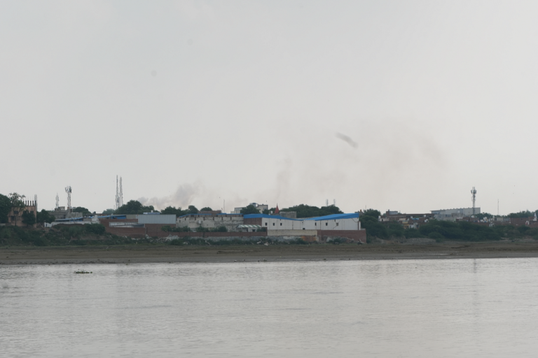Industrial units in Agra on the banks of the Yamuna River.  Photo by Kathuria Films & Production / Mongabay.